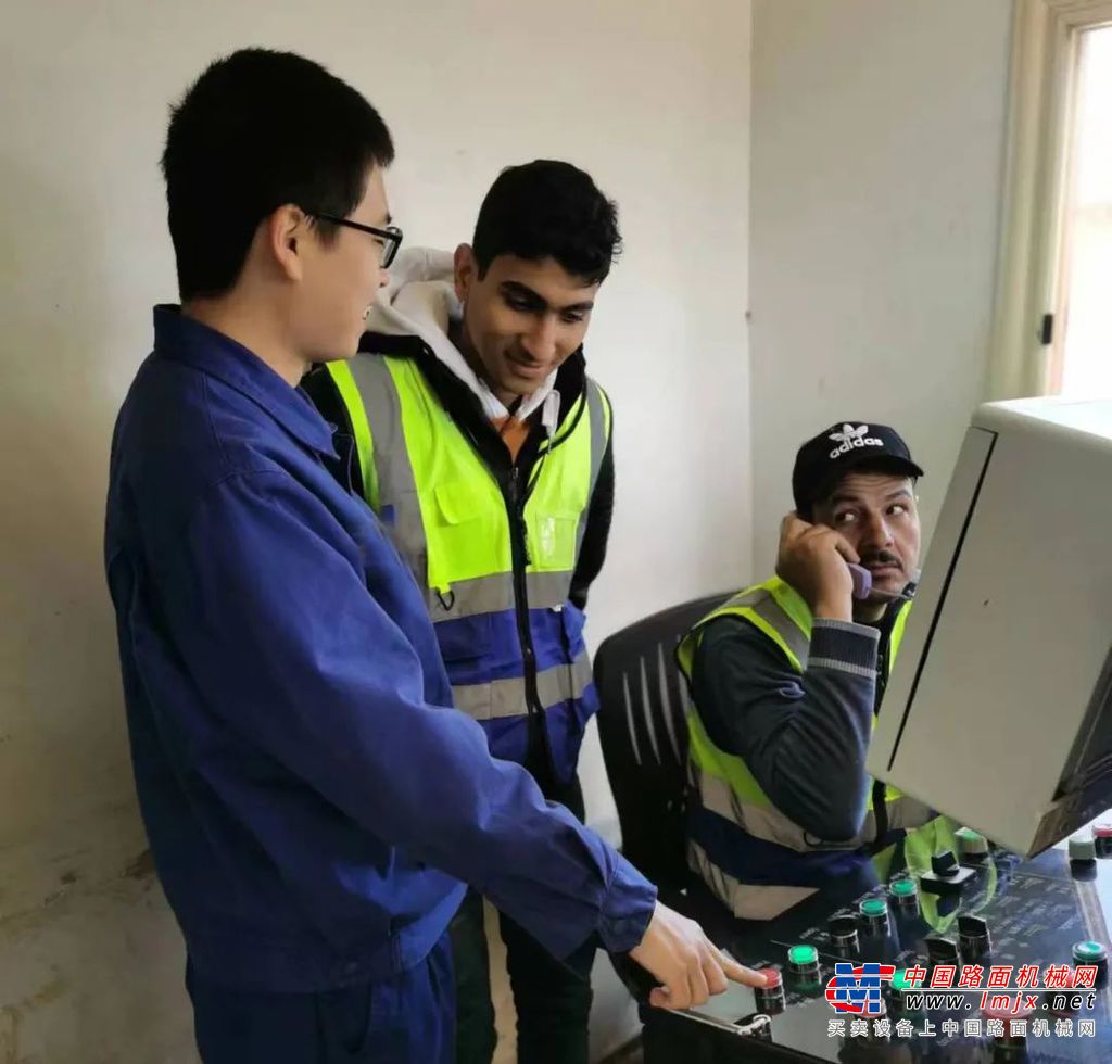 4月10日，徐工XDN3200-R顶管机顺利完成埃及亚历山大水利建设工程首段顶管工程，顶进距离长达480m，徐工再次为全球管网建设贡献中国力量。