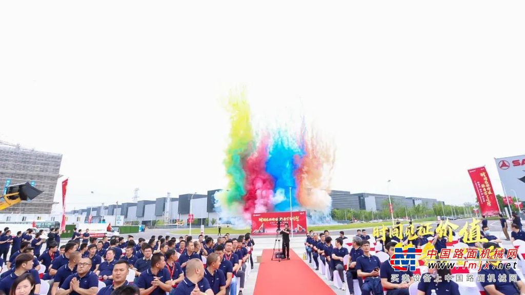 中国工程机械工业协会挖掘机械分会常务副会长兼秘书长李宏宝先生亲赴现场对此次活动表达祝贺，他表示：服务万里行是三一重机“用偏执的态度，穷尽一切手段，把服务做到无以复加的地步”这一服务使命的真践实行。三一在行业内推陈出新，始终引领行业服务方向的变革。