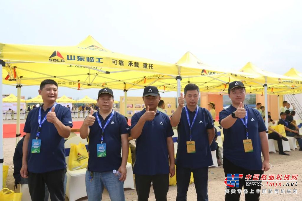 	21世纪以来，在基础建设大潮推动下，中国工程机械行业全面发力，从产品、技术，到营销、服务，各方面奋勇争先，实现弯道超车，逐渐掌握主动权与话语权，形成多个家喻户晓、全球知名的工程机械品牌。