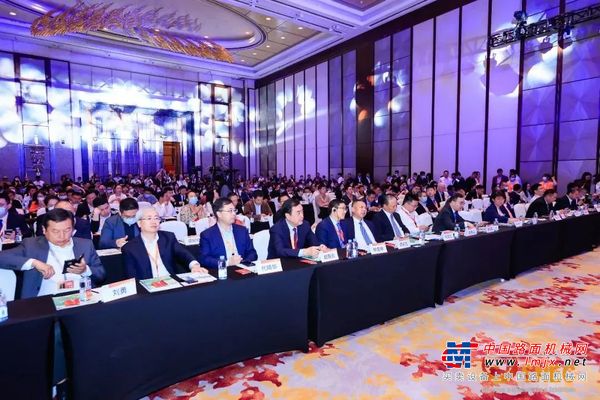 全球绿色能源领袖对话！三一硅能亮相！