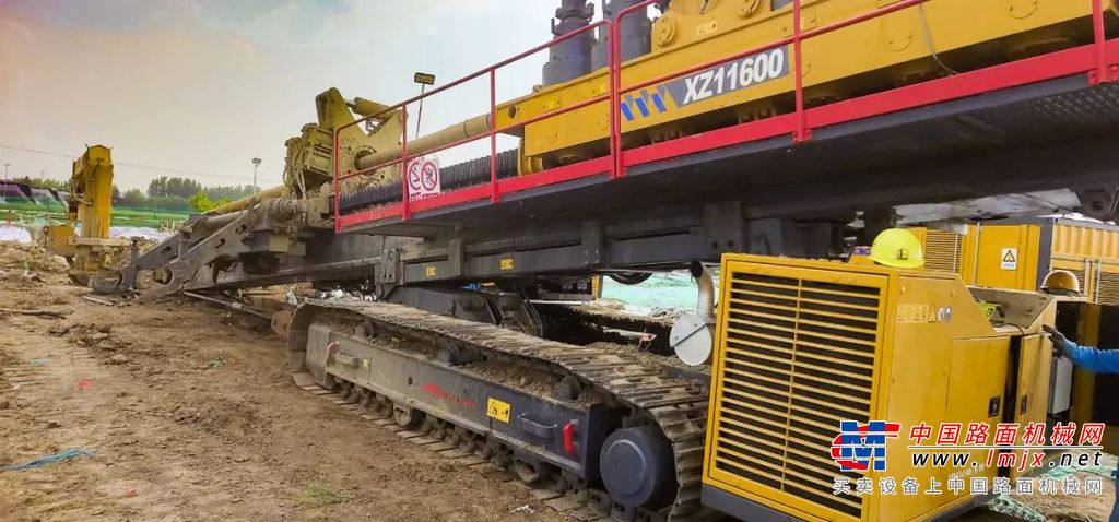 徐工XZ11600超大吨位水平定向钻机，动力强劲、操作智能完美破解工程难题！岩石地质定向钻穿越一次性回拖成功！
