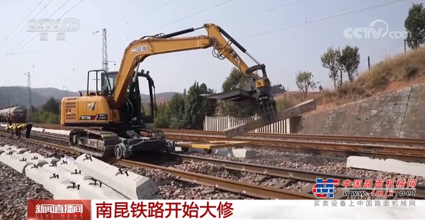 三一SY85C国四轨道机：铁道“钢铁侠”！40秒完成换枕！