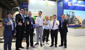 柳工：智慧绿色机械助力澳门市政建设