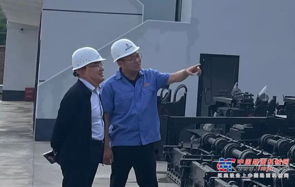 陕建机：杨宏军到建设机械化考察调研