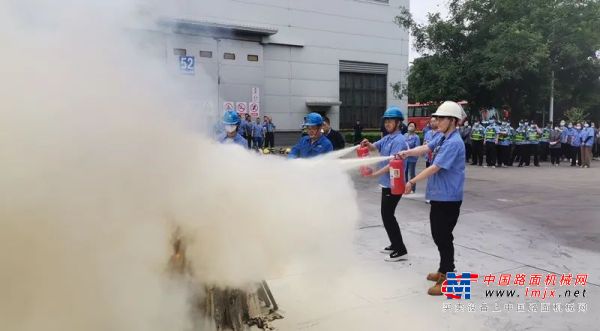 陕建机股份组织开展消防安全应急演练活动