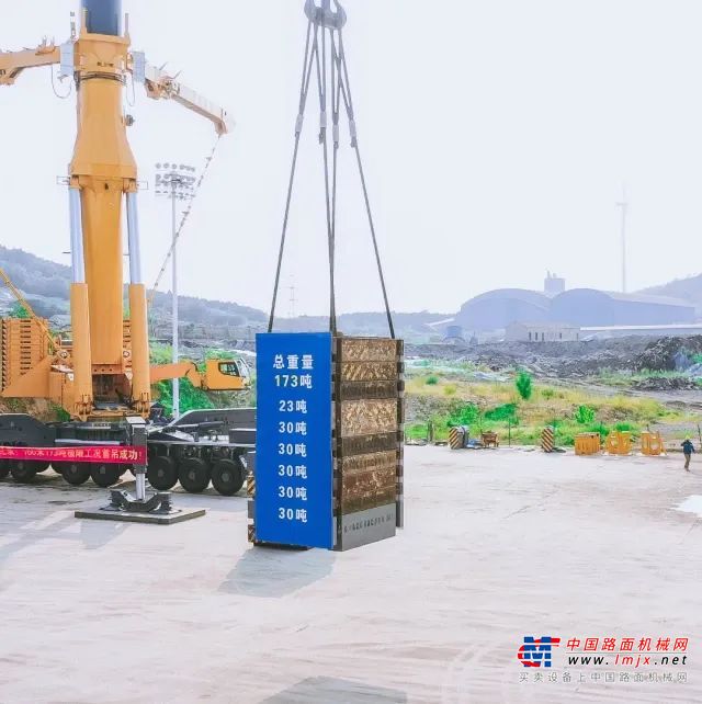 	习近平总书记指出，装备制造业是制造业的脊梁，要加大投入、加强研发、加快发展，努力占领世界制高点、掌控技术话语权，使我国成为现代装备制造业大国。