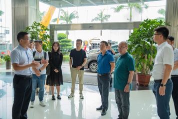 贵州交通职业技术学院客座教授梅世龙一行到访南方路机，探索绿色交通产业新思路