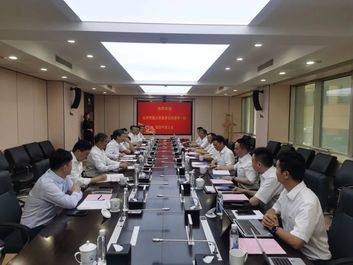 山河智能深化合作、共创辉煌！何清华带队拜访中土集团