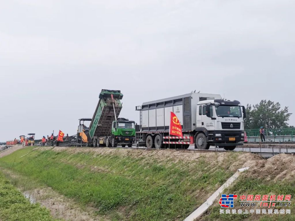 产品聚焦 ▏九州陆达水泥净浆洒布车助力沪陕高速施工