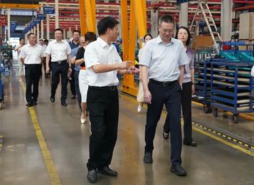 长沙市人民政府副市长、市工商联主席康镇麟调研山河智能