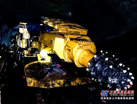 徐工掘锚机大断面掘进进尺，创客户方历史新高！