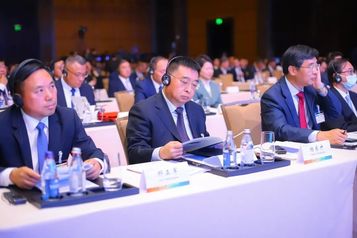 徐工：携手共建“一带一路”丨杨东升随江苏省代表团考察访问哈乌两国