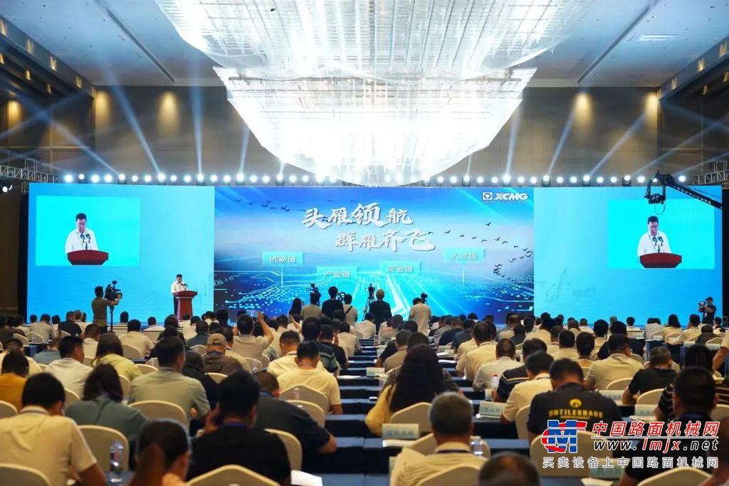 加快提升产业创新能力，持续推动产业结构优化升级————目前，徐工集团已经构建“5+1+1”特色现代化产业体系（工程机械、矿山机械、农业机械、环卫机械、应急救援装备+商用汽车+现代服务业），走上了内涵式高质量发展的道路。