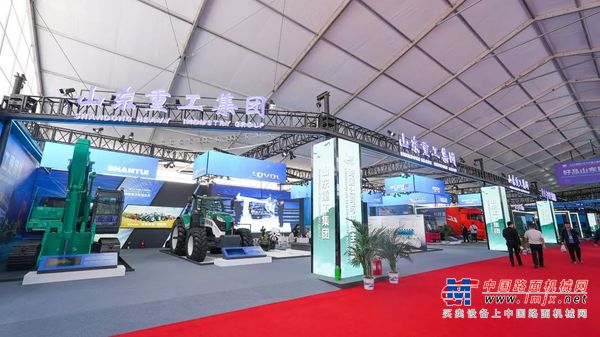 跨国公司与中国主题展 | 山推再秀中国智造硬实力
