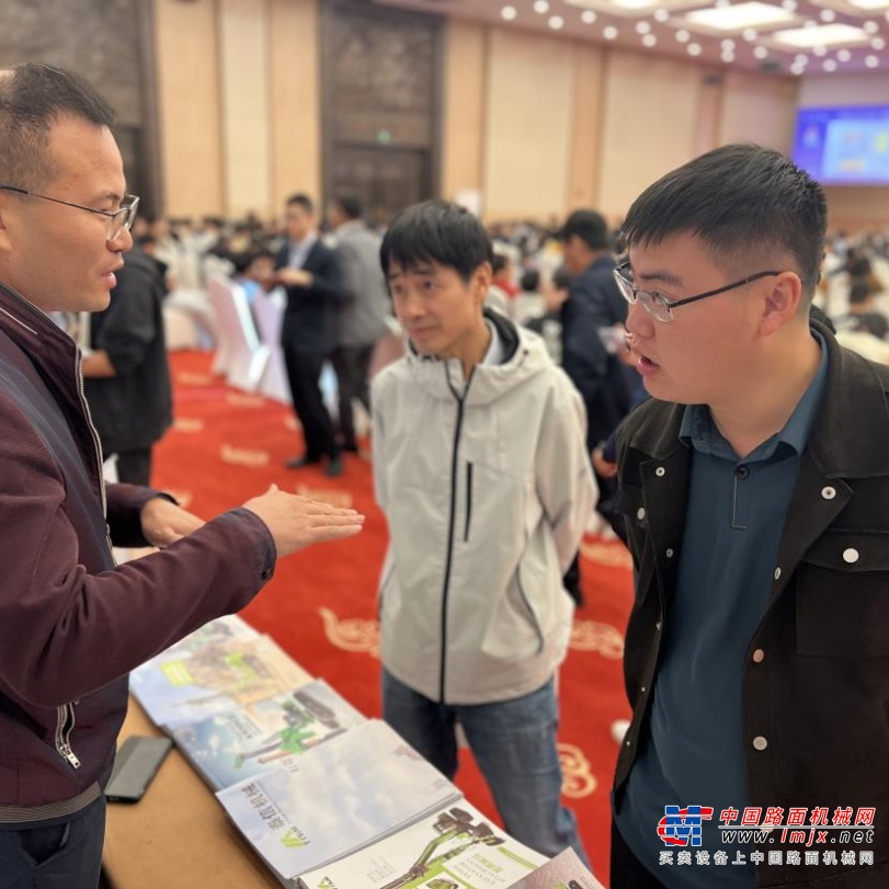向左滑动查看