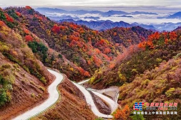 達剛帶你遊最美公路：心之所向的秋景山村公路—高江路