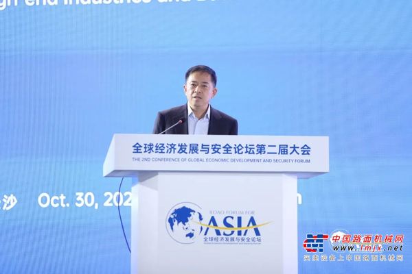 跨国公司如何“跨”越？三一集团党委书记、轮值董事长，三一重工董事长向文波这么说......