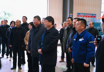 淮北市政协主席、市委政法委书记钱界殊一行到徐工调研