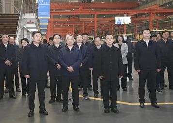商丘市党政代表团到徐工考察