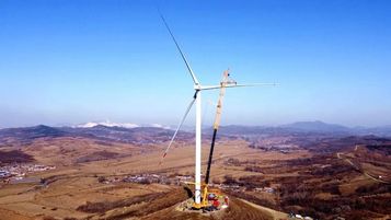 圆满首秀！“全球第一吊”徐工XCA3000首吊成功
