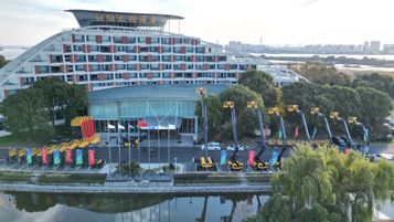 电动时代 智慧未来|江苏柳工成立二十周年暨高机新产品成功举办！