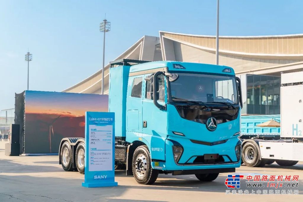 作为三一重卡全国销量冠军的江山EV550-350kWh电动牵引车，自正式销售开始，历经两个中国北方的寒冬考验。这批单车累计运营里程陆续超过30万公里，是全国、全行业累计单车运营里程最长的电动牵引车，荣获“2023年度第一长运营里程新能源牵引车”的称号。