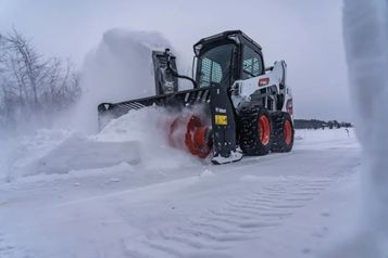 今日大雪丨山猫清雪忙不停
