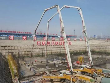 再创纪录！徐工大米数泵车助建青岛西海岸“第一高”