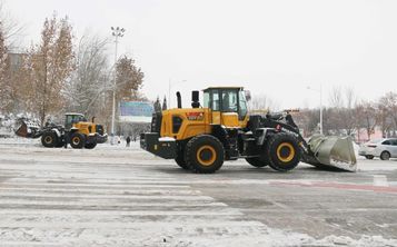 一路厚道 | 铁肩道义，山推雪中显担当！