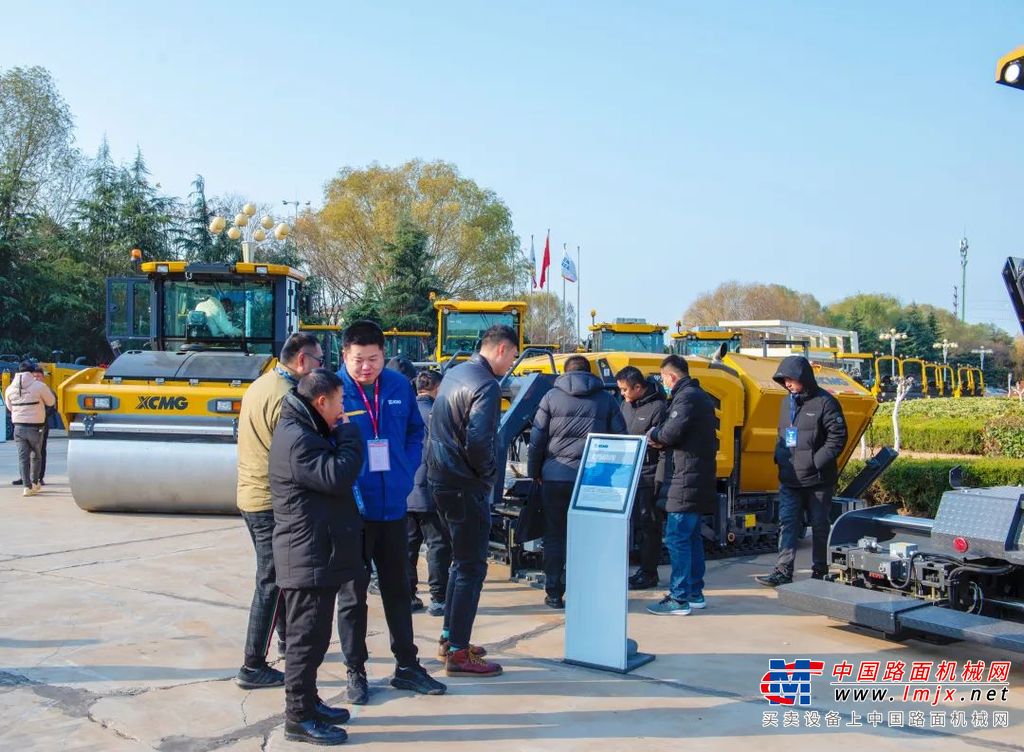 	杨丽书记表示，徐工道路“以服务立品牌”，在售后服务、后市场等方面深得用户和行业的认可。自服务品牌创立以来，徐工道路始终专注于道路建设领域，始终把为人民修筑更美好的道路、提供相应解决方案为责任，从维修服务向为客户赋能、提供施工方案与解决方向转型，持续为客户提供价值服务。