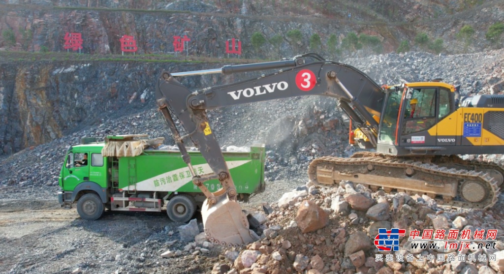 沃尔沃EC400挖掘机满足国四排放标准
