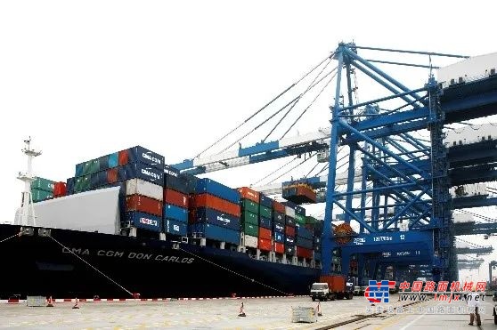 	该船主要用于安装大型模块作业、打捞作业、拆卸报废平台作业、海底能源开发作业等，具备自航能力，带10点锚泊定位和DP2动力定位功能。与普通起重船相比，该船作业行动更加精准自如，适应多种海况条件和作业面。