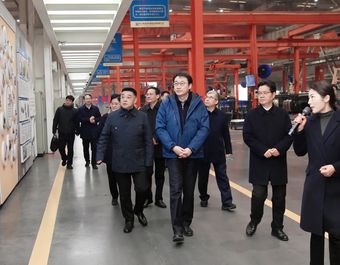江苏省副省长赵岩调研徐工集团：为全省高质量发展走在前列贡献更大力量
