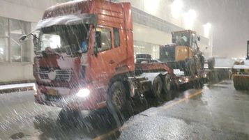 紧急集合！三一平地机铲冰除雪护星城畅行！
