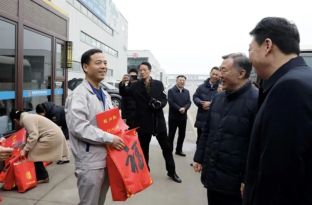 山東臨工：邱峰作為臨沂市勞模代表受到中華全國總工會領導慰問
