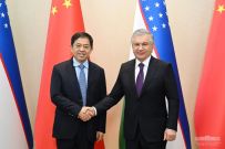 乌兹别克斯坦总统米尔济约耶夫会见三一集团轮值董事长