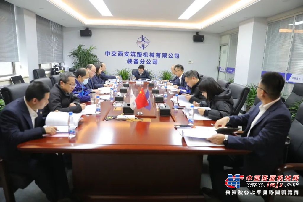 	彭正勇指出，2023年，在中交集团党委和陕西省交通运输厅机关党委的坚强领导下，公司党委坚持以习近平新时代中国特色社会主义思想为指导，深入贯彻新时代党的建设总要求，团结带领全体干部职工统筹推进“高质量发展深化年”重点部署，交出了一份稳中有进、难中有为的西筑答卷，新签合同额等主要经济指标逆势上扬，创历史新高。