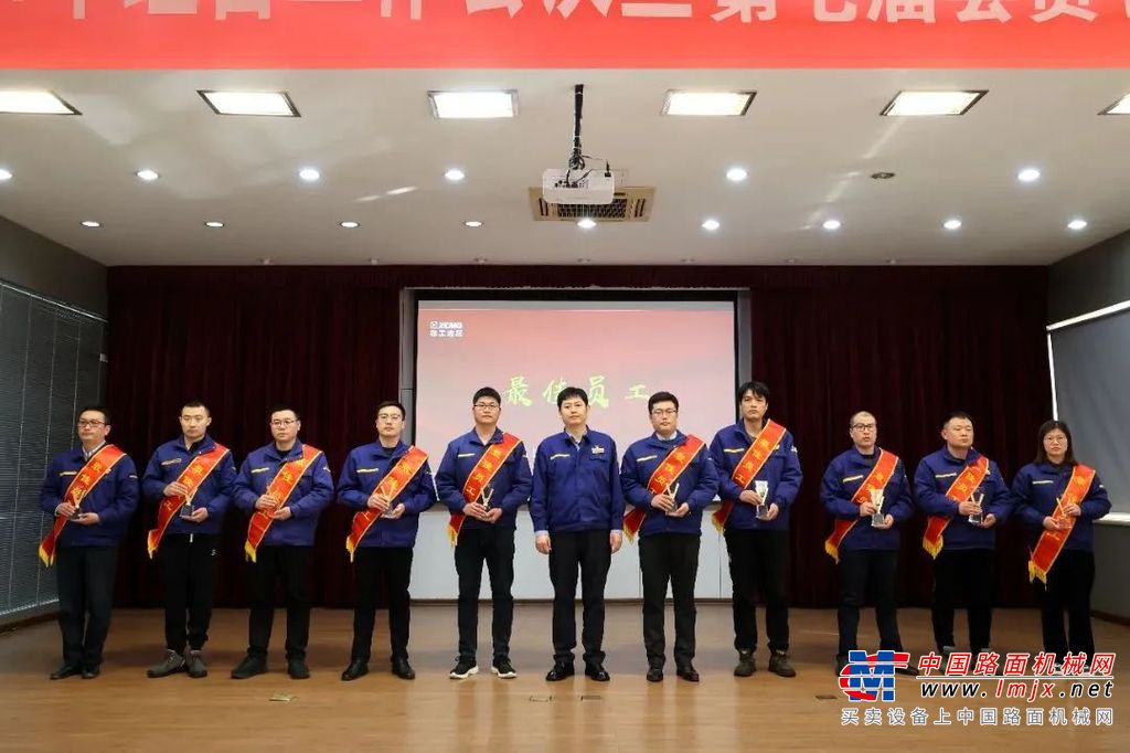 	针对液压零部件产业发展，徐工机械总裁、党委副书记陆川指出：液压事业部必须勇于开拓，敢为人先，全面提升液压核心零部件产业能力、盈利能力，拓展再制造新业务，锚定零部件的战略目标，要坚决把好质量关、技术关、工艺关、供应链关，在技术、质量、成本、效率、效益上，再对标、再奋进、再行动，要把液压油缸做的更优，液压阀做的更强，泵马达做的更快。