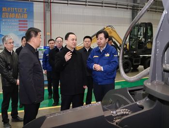 市委书记调研徐工集团：开年就是开工、开工就要实干