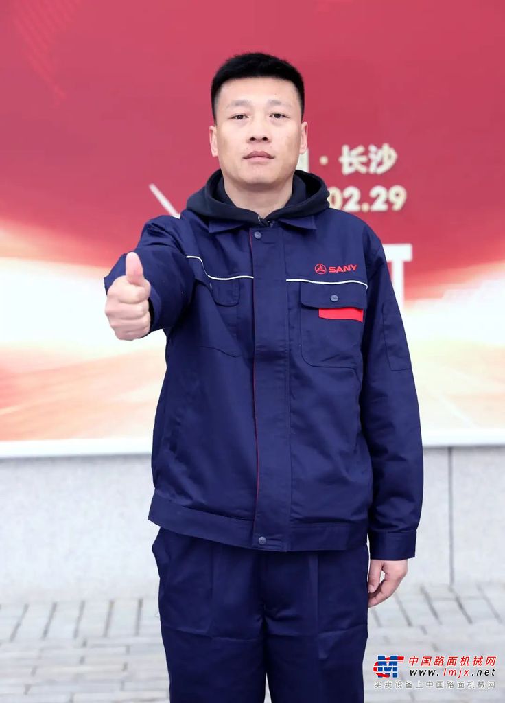 2023年累计服务完工订单350单，实现订单零差评、零投诉、配件销售123.8万，配件回款率99.33%，是“一切为了客户，创造客户价值”忠实的践行者。