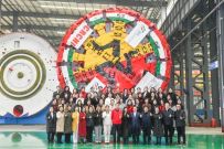湖南省总工会庆祝“三八”妇女节活动走进铁建重工