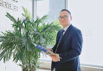 “滚烫”徐工人｜柳振龙：誓做苍茫戈壁的破局者