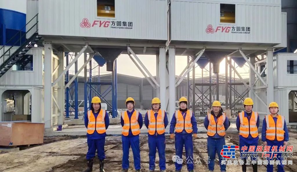多年来，搅拌站所有售后服务人员，始终保持高度的责任心，勇挑重担，热情服务，连续作业，不计个人得失，在本职岗位上默默奉献，赢得客户纷纷的赞誉。