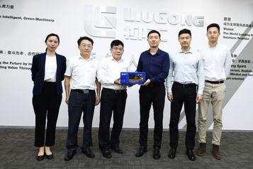 中国信保广西分公司领导到访柳工