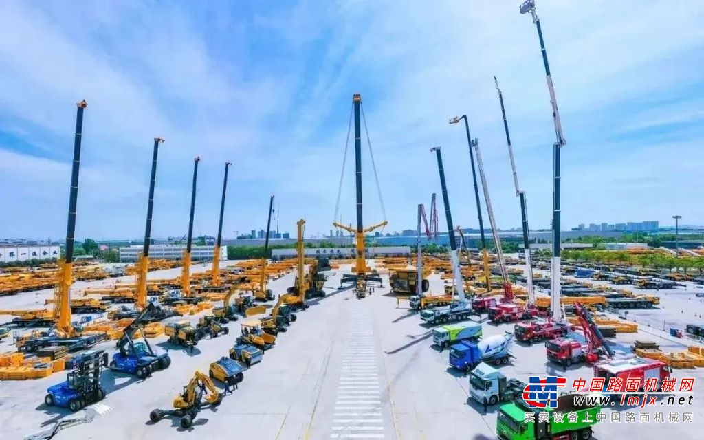 	以“中国品牌，世界共享；国货潮牌，品筑未来”为主旋律