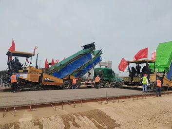 并驾齐驱！三一全套路面机械共战连淮高速扩建工程！