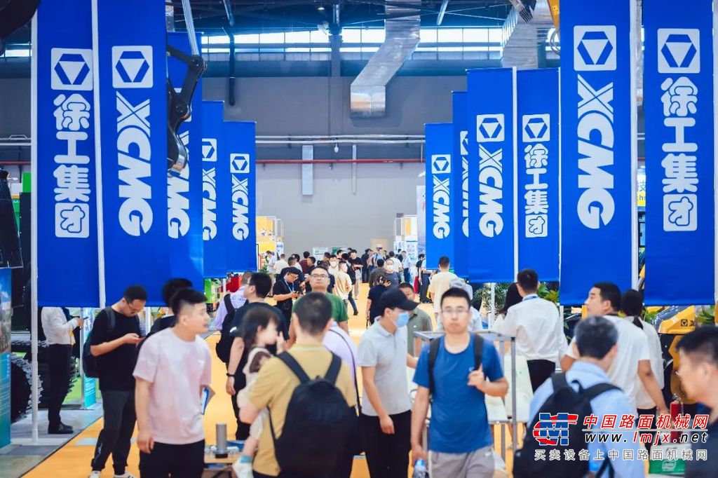 陆川在致辞中表示，徐工将坚定不移地走高质量发展之路，坚定不移把打造新质生产力作为当前和今后一个时期的首要任务，加快技术创新、产品创新、营销模式创新、生产制造模式创新，为国家制造业转型升级、早日建设制造强国做出新的更大的贡献。