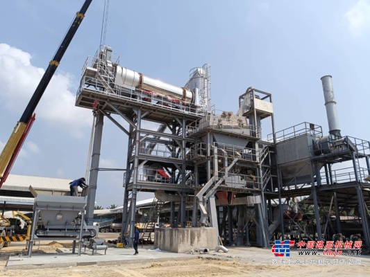 西築集裝箱式廠拌熱再生設備落地泰國市場
