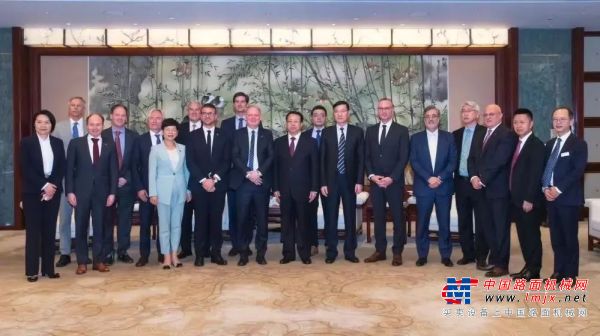 阿特拉斯·科普柯集團大中華區副總裁Francis Liekens參加中國歐盟商會一行與上海市領導會談