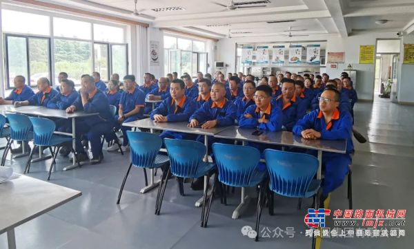 方圓集團建材機械有限公司召開“安全生產月”活動動員會議